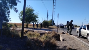 Abandonan cuerpo de joven asesinado a balazos en la salida norte de Culiacán