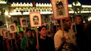 AMLO recibirá a familias de los 43 normalistas de Ayotzinapa después de las elecciones; dice que no le preocupa el boicot anunciado