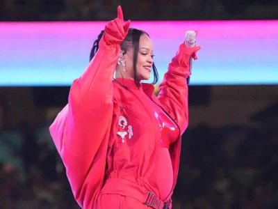 Rihanna está embarazada de su segundo hijo; así lo confirmó en el show de medio tiempo del Super Bowl LVII