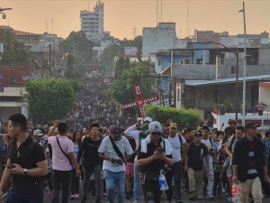 ‘Viacrucis del migrante’ sale de Tapachula con rumbo a la Ciudad de México