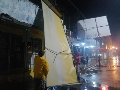 Tormenta dejó sin luz varias comunidades y colonias de Salvador Alvarado, anoche