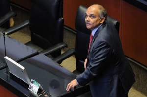 Manuel Añorve, cercano a ‘Alito’, asume coordinación del PRI en el Senado tras salida de Chong