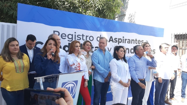 Renuncia Pineda y Ana Gabriela López sale al quite por candidatura panista en Rosario