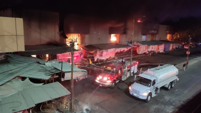 Se incendia el Mercado Central de Acapulco; hay por lo menos 570 locales afectados