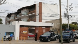 Militares y policías sitian departamentos en Bacurimí, Culiacán