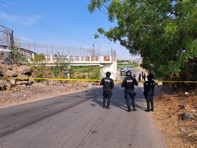 Hombre es asesinado a balazos en la cabeza junto a la Presa Derivadora en Culiacán