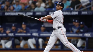 El dominicano Rafael Devers reescribe la historia de los Red Sox con jonrón