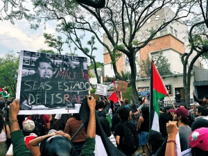 Protesta en Embajada de Israel en México: juventud mexicana exige fin de ataques en Palestina