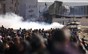 Israel expande la guerra cerca de Egipto: ataca la ciudad de Rafah donde millones de palestinos se protegen