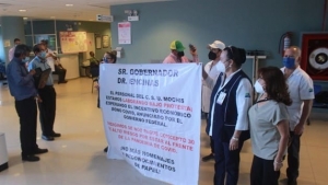 Personal de Salud se manifiestan para exigir el pago del bono Covid