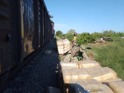 Ej&eacute;rcito asegura 1.5 toneladas de marihuana en un tren en Culiac&aacute;n