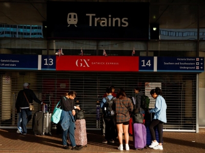 Estalla huelga ferroviaria en Reino Unido, la mayor en 30 a&ntilde;os