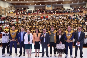 &iexcl;Vuelan alto las &Aacute;guilas de la UAS! El Rector Jes&uacute;s Madue&ntilde;a entrega el Premio al M&eacute;rito Deportivo 2026