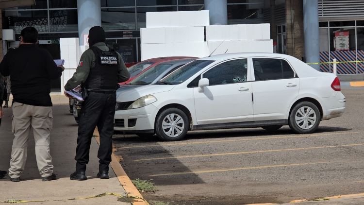 Conductor de auto es asesinado a balazos en estacionamiento de Soriana, al Norte de Culiac&aacute;n