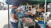 Que el inicio del ciclo escolar golpe&oacute; las ventas pescados y mariscos, dicen changueras
