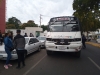 Camionero se estaciona en doble fila y lo surten a golpes durante funeral, en Culiacán