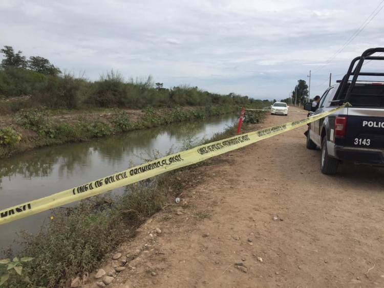 Flota el cuerpo sin vida de un hombre en el canal Almada, de Balbuena, Navolato