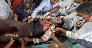 Conmoci&oacute;n en India: 28 personas murieron al ingerir alcohol adulterado