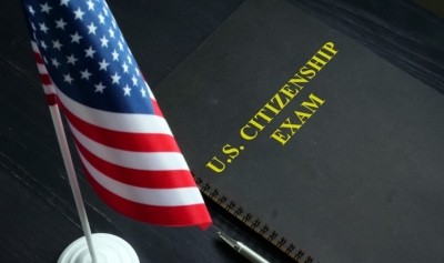Biden revierte los cambios de Trump al examen para la ciudadan&iacute;a estadounidense