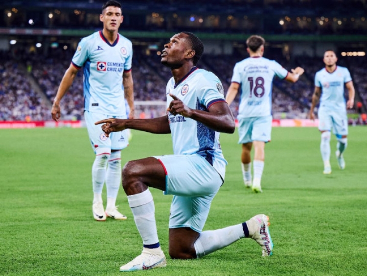 Cruz Azul se sacude mala racha y consigue primera victoria ante Monterrey