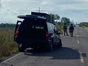 Fuerzas federales aseguran veh&iacute;culos blindados tras enfrentamiento de gatilleros con marinos en El Tamarindo