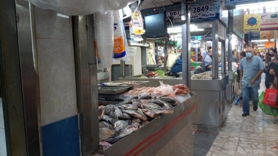 Las pescader&iacute;as inician la Cuaresma con el 'pie izquierdo'