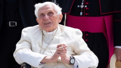 Benedicto XVI se defenderá legalmente ante acusación de encubrimiento de abusos
