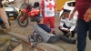 Un hombre adulto mayor se accidenta mientras circulaba en su motocicleta en la avenida 10 de Marzo