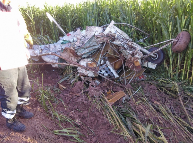 Se desploma avioneta en angostura, muere el piloto