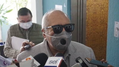 Interpone el qu&iacute;mico Ben&iacute;tez denuncia por hackeo a su celular