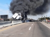 Se incendia tráiler en choque sobre carretera Culiacán-Eldorado