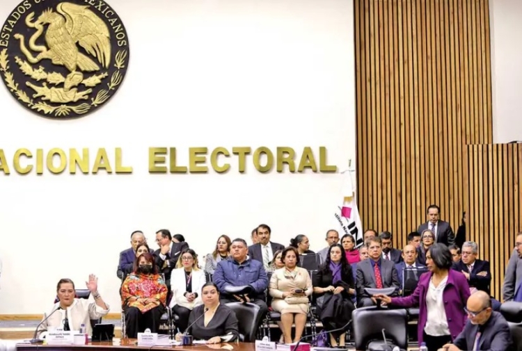 &lsquo;Tijeretazo&rsquo; en INE alcanza a partidos; les recortan recursos para oficinas