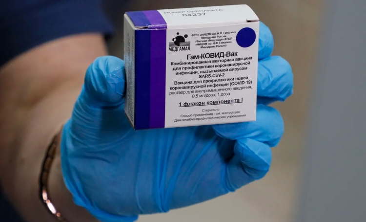 Desde la próxima semana farmacias en Rusia tendrán a la venta el primer medicamento contra Covid-19