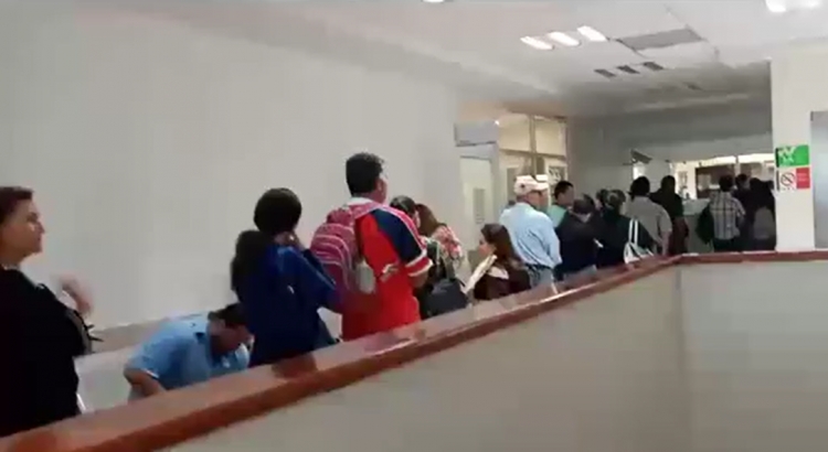 Denuncian pacientes falta de medicamentos en ISSSTE