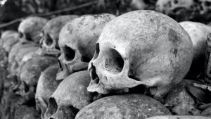 Hallan tumbas de 800 años mientras instalaban ductos de gas en Perú