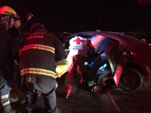 Militar qued&oacute; prensado tras accidentarse en la carretera que comunica de Costa Rica a el campo militar El Sauz