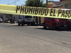 Por la espalda, matan a El Dedos, en Villas del Rey, Culiacán