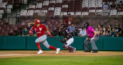 Pese a derrota Tomateros se llev&oacute; la serie en Mazatl&aacute;n