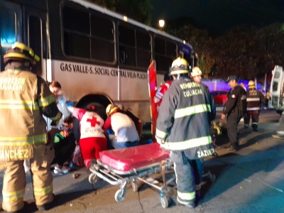 Una mujer de la tercera edad pierde la pierna tras ser arrollada por un camión del trasporte público, frente al estadio de Los Tomateros