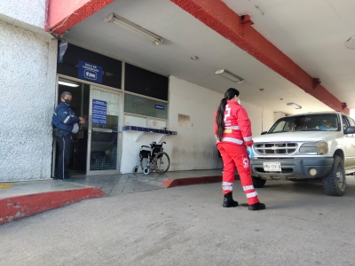 Con herida por bala perdida llega mujer a Cruz Roja de Culiacán