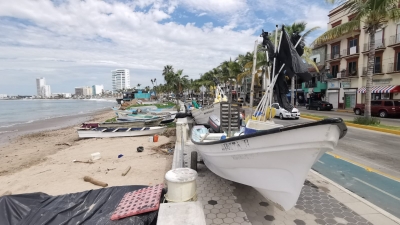 Pescadores resguardan sus lanchas ante el acecho de &ldquo;Pamela&rdquo;