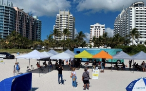 Miami Beach comienza vacunaci&oacute;n contra covid-19 en las playas