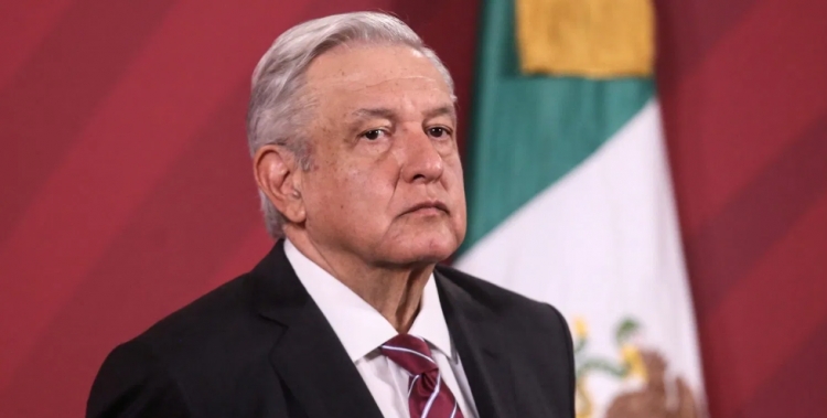 AMLO "est&aacute; muy lejos de acabar con la corrupci&oacute;n": The Wall Street Journal