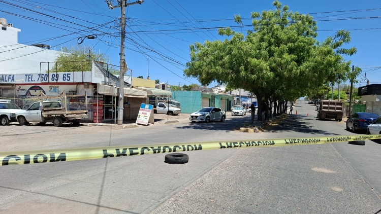 Asesinan a un maestro cuando viajaba en autom&oacute;vil en la colonia 10 de Abril en Culiac&aacute;n