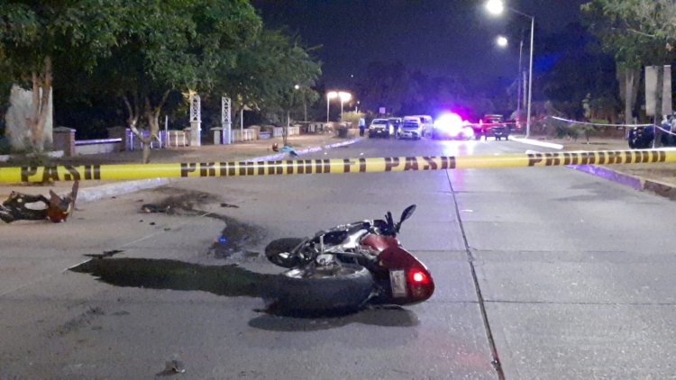 Repartidor de pizzas muere al derrapar en su moto sobre el Malecón Nuevo de Culiacán