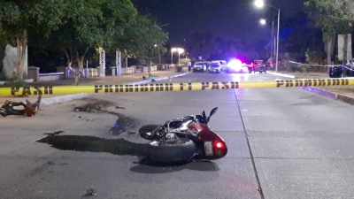 Repartidor de pizzas muere al derrapar en su moto sobre el Malecón Nuevo de Culiacán
