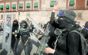 Decenas de mujeres marcharon en CdMx para exigir justicia en el caso de la ciudadana salvadore&ntilde;a asesinada en Tulum.
