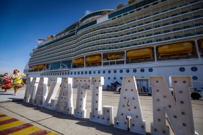 Reto al Covid-19, llegan 875 turistas a Mazatl&aacute;n