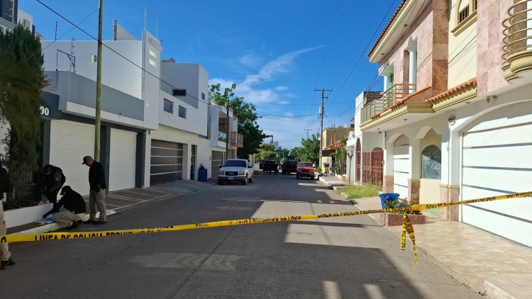 Balean fachada de vivienda en el Fraccionamiento Rinc&oacute;n del Humaya, en Culiac&aacute;n