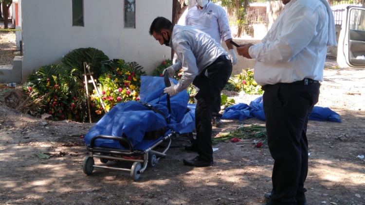 Encuentran a un hombre asesinado en el pante&oacute;n 21 de Marzo